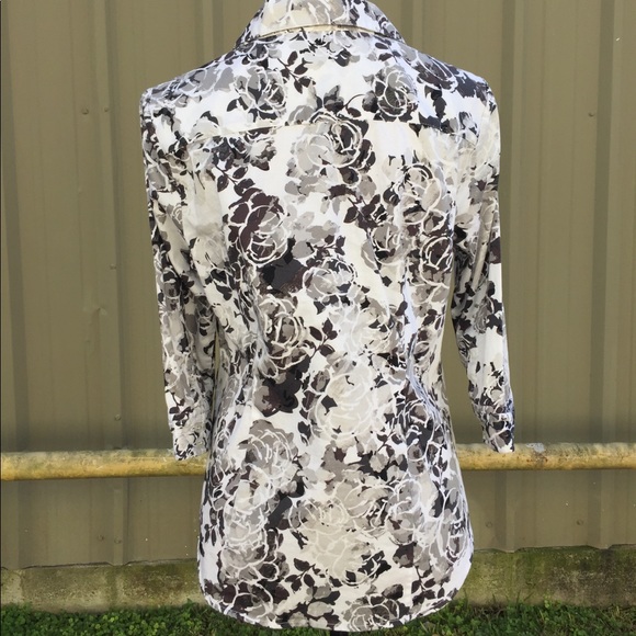 Floral Button Down Top - Picture 2 of 5